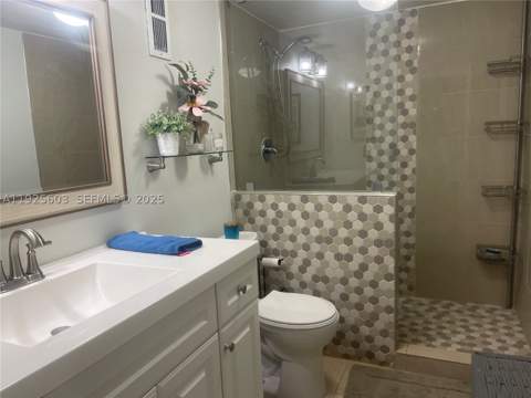 661 NE 195th St 309, Miami FL - photo 16 of 27