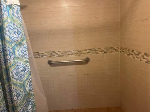 661 NE 195th St 309, Miami FL - photo 19 of 27
