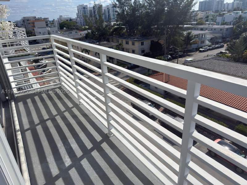 1 bedroom Condominium at 7800 carlyle Ave. 6C, Carlyle Towers Condo, Miami Beach — photo 2
