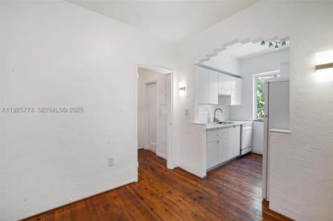 1611 Euclid Ave 8, Miami Beach FL - photo 13 of 16