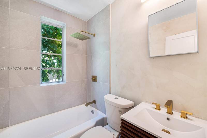 0 bedroom Condominium at 1611 Euclid Ave 8, Residence 1611 Condo, Miami Beach — photo 2