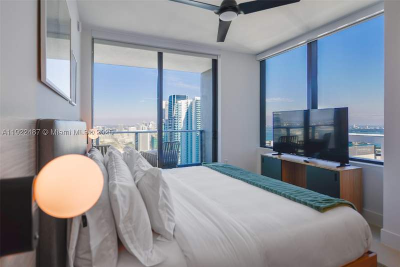 2 bedroom Condominium at 159 NE 6th St 4601, Gale Residences, Miami — photo 4