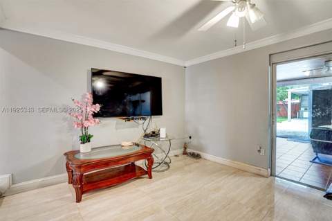 631 E 53rd St, Hialeah FL - photo 22 of 44