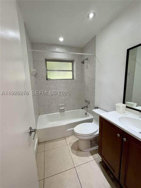 7250 SW 94th Pl B6, Miami FL - photo 10 of 23