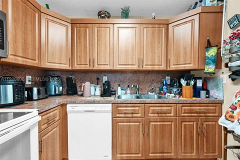 4020 E 10th Ave, Hialeah FL - photo 22 of 63