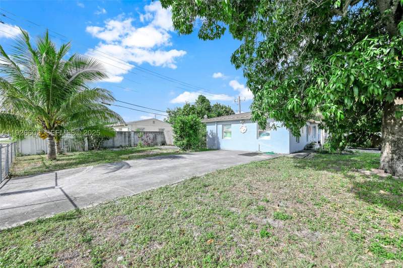 4 bedroom SingleFamilyResidence at 4020 E 10th Ave, Linden Gardens, Hialeah — photo 5