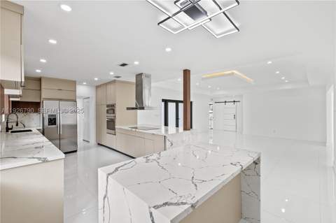 1200 Cleveland Rd, Miami Beach FL - photo 19 of 43