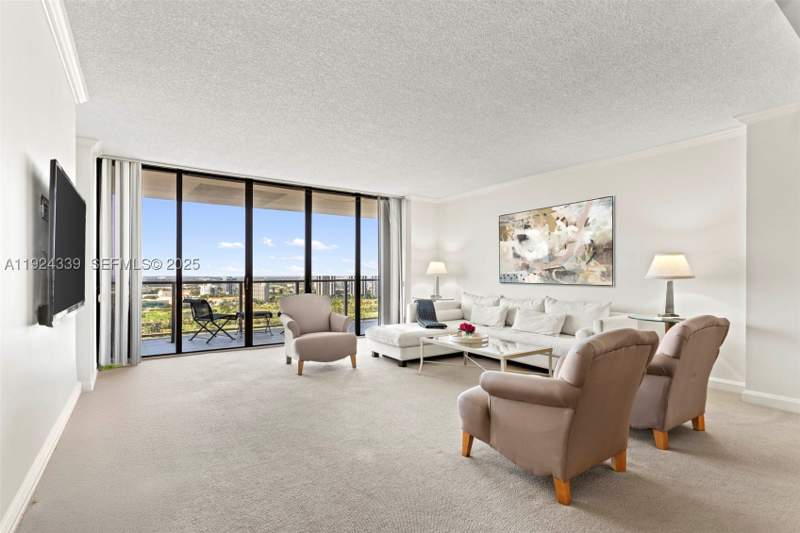 2 bedroom Condominium at 19500 Turnberry Way 26-C, Marina Tower Condo, Aventura — photo 2