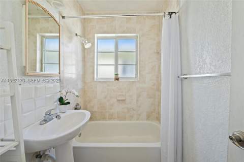 8345 Byron Ave 6, Miami Beach FL - photo 16 of 23