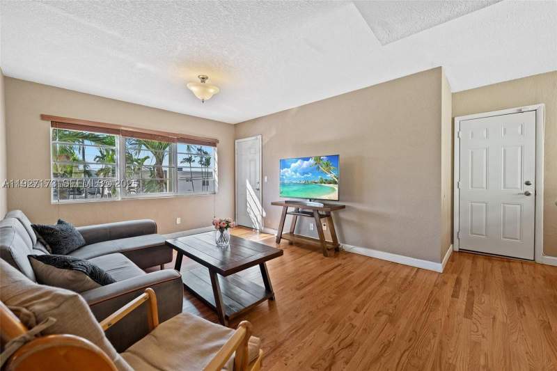 2 bedroom Condominium at 8345 Byron Ave 6, Ritz Royal Palm Condo, Miami Beach — photo 2
