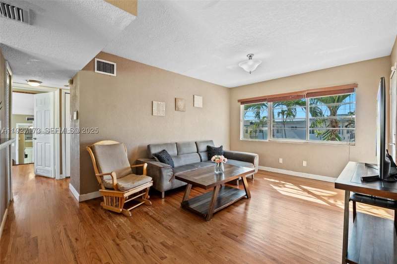 2 bedroom Condominium at 8345 Byron Ave 6, Ritz Royal Palm Condo, Miami Beach — photo 3