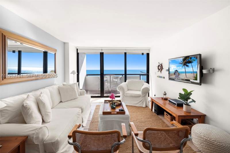 1 bedroom Condominium at 2555 Collins Ave 805, Club Atlantis Condo, Miami Beach — photo 4