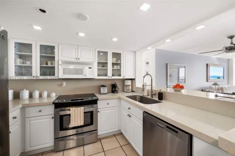 2555 Collins Ave 805, Miami Beach FL - photo 8 of 25