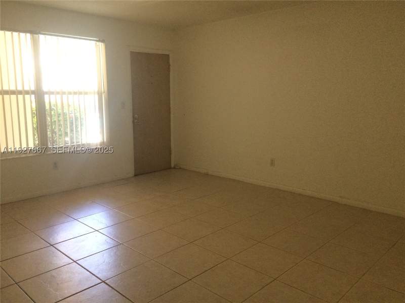1 bedroom Condominium at 255 Sunrise Dr 103, Cay Polynesia Condo, Key Biscayne — photo 4