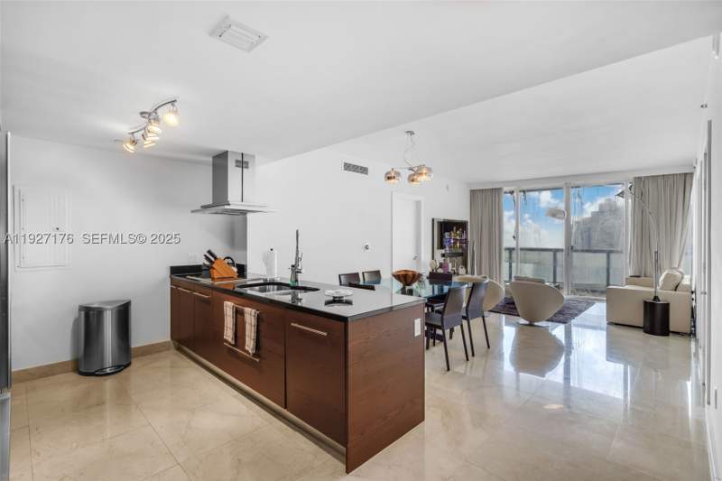 2 bedroom Condominium at 495 Brickell Ave 2405, Icon Brickell No Two, Miami — photo 4