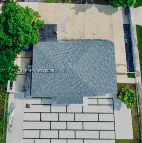 100 NE 171st Ter, Miami FL - photo 16 of 17