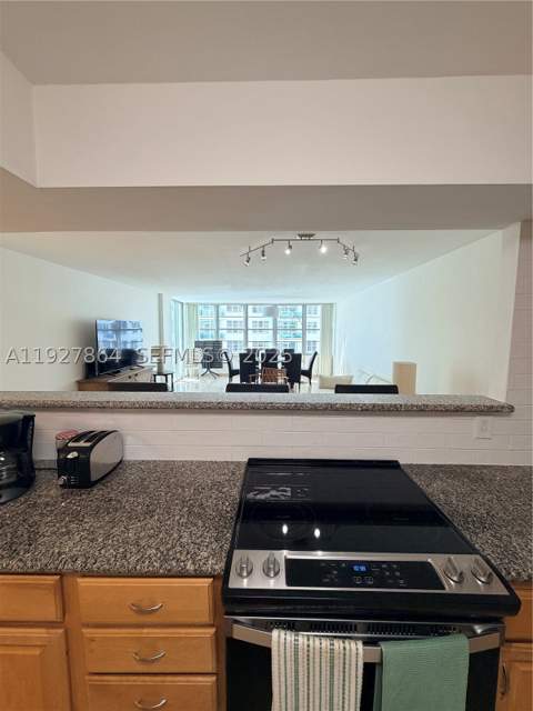 5151 Collins Ave 730 + Den, Miami Beach FL - photo 7 of 38