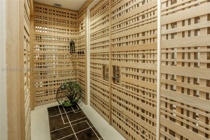 3 bedroom Condominium at 15901 Collins Ave 1101, Tdr Tower II Condo, Sunny Isles Beach — photo 2