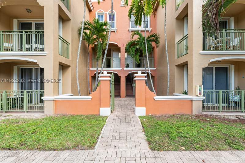 2 bedroom Condominium at 6500 NW 114th Ave 1032, The Courts At Doral Isles, Doral — photo 4