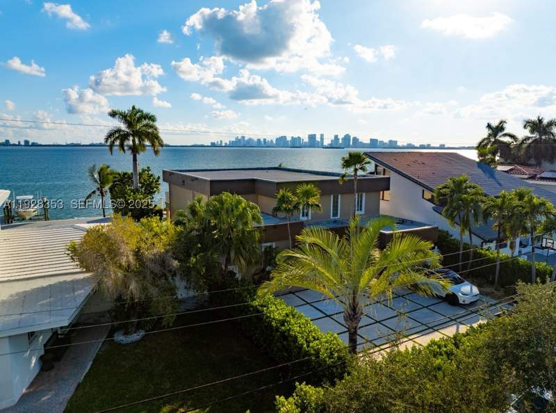 4 bedroom SingleFamilyResidence at 1500 S Treasure Dr, Treasure Island, North Bay Village — photo 3