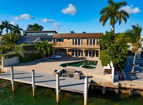 1500 S Treasure Dr, North Bay Village FL - photo 7 of 14