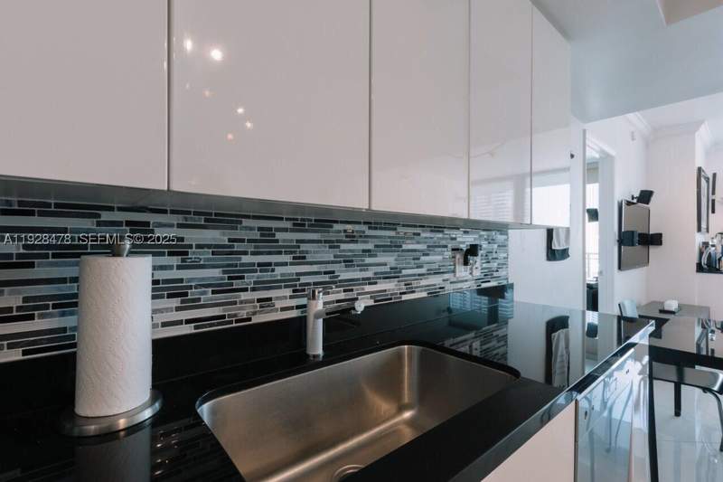 2 bedroom Condominium at 92 SW 3rd St 1512, Mint Condominium, Miami — photo 2