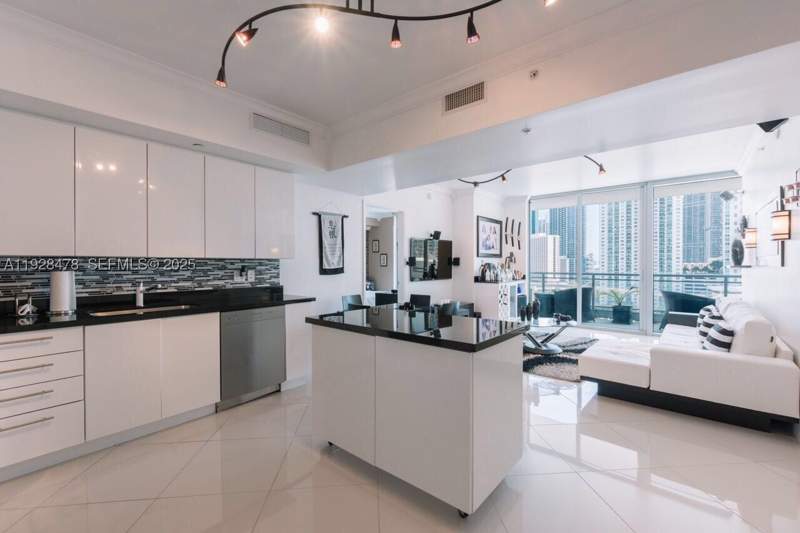 2 bedroom Condominium at 92 SW 3rd St 1512, Mint Condominium, Miami — photo 4