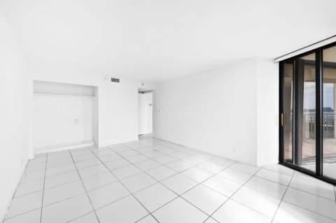 1000 Quayside Terrace 1606, Miami FL - photo 19 of 57