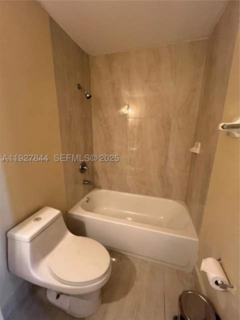 1581 NE 117 St, Miami FL - photo 10 of 29