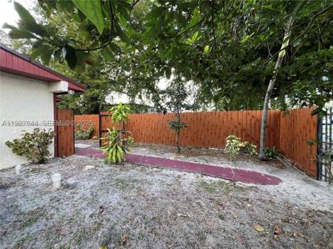 1581 NE 117 St, Miami FL - photo 18 of 29