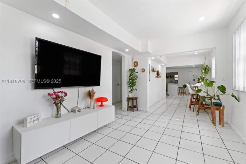 3 bedroom SingleFamilyResidence at 2262 NW 4th St, City Line Park Amd, Miami — photo 5