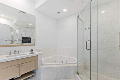 900 Brickell Key Blvd 2002, Miami FL - photo 11 of 28