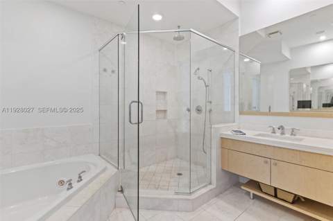 900 Brickell Key Blvd 2002, Miami FL - photo 12 of 28