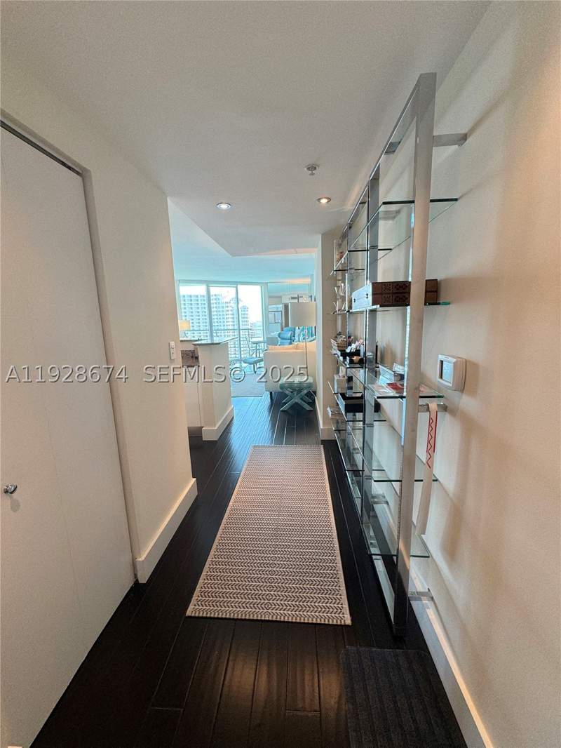 1 bedroom Condominium at 335 S Biscayne Blvd 2403, One Miami East Condo, Miami — photo 2