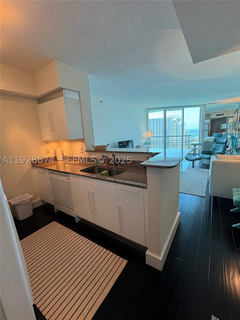 1 bedroom Condominium at 335 S Biscayne Blvd 2403, One Miami East Condo, Miami — photo 4
