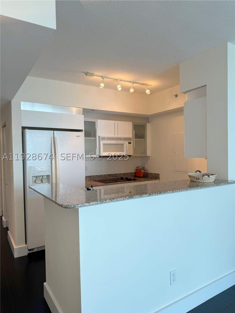 1 bedroom Condominium at 335 S Biscayne Blvd 2403, One Miami East Condo, Miami — photo 5