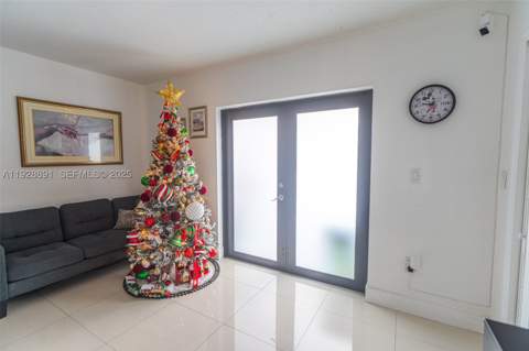 895 W 80th Pl, Hialeah FL - photo 10 of 15