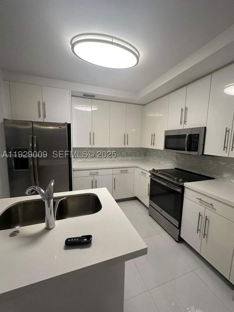 3 bedroom Condominium at 2651 NE 212th Ter 400, Weitzer Aventura Place Co, Miami — photo 3