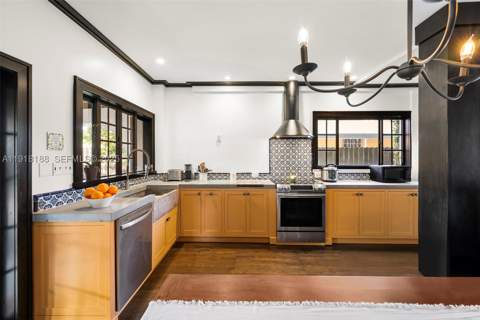 1650 SW 16th St, Miami FL - photo 10 of 28