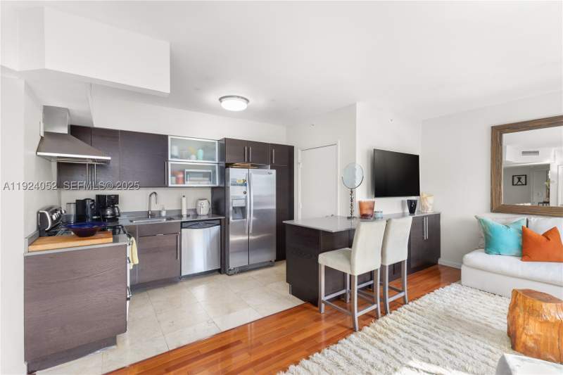 1 bedroom Condominium at 1330 West Ave 1712, The Waverly At South Beac, Miami Beach — photo 2