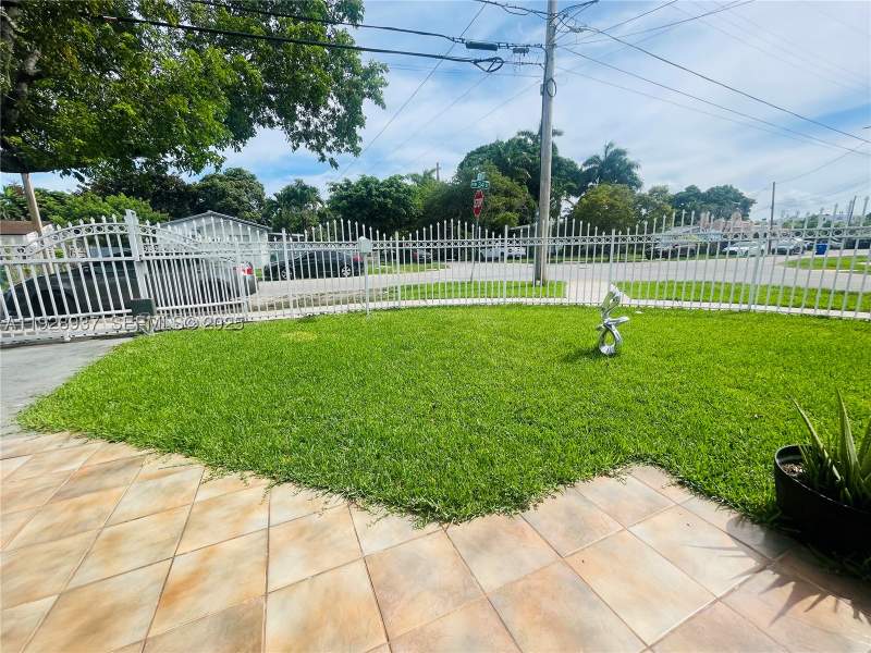 3 bedroom SingleFamilyResidence at 2045 NW 34th St, Holleman Manor, Miami — photo 3