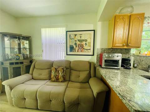 2045 NW 34th St, Miami FL - photo 8 of 12