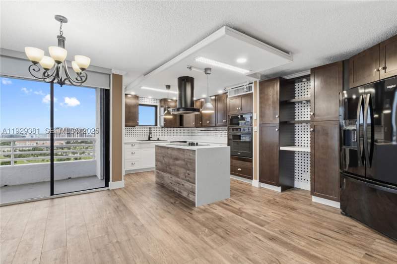 2 bedroom Condominium at 3300 NE 192nd St Lp06, Parc Central Aventura Eas, Aventura — photo 5