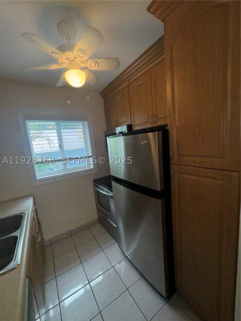 401 Collins Ave 21, Miami Beach FL - photo 11 of 32