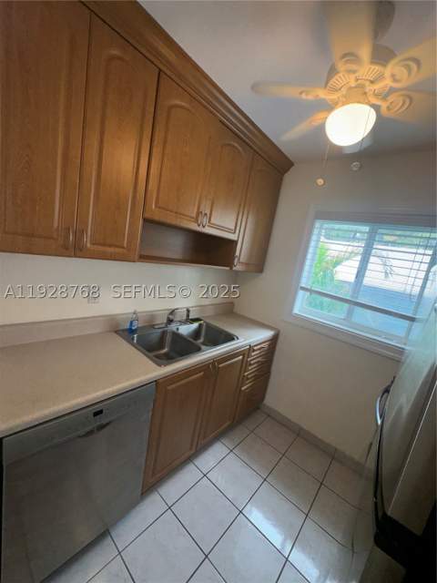 401 Collins Ave 21, Miami Beach FL - photo 14 of 32