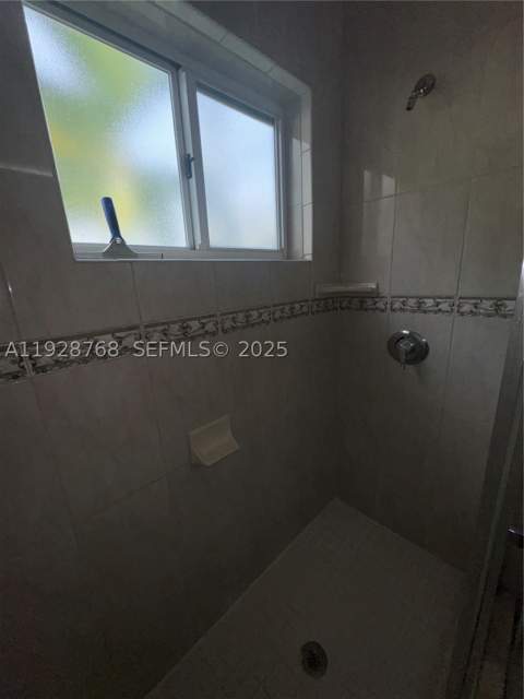 401 Collins Ave 21, Miami Beach FL - photo 21 of 32