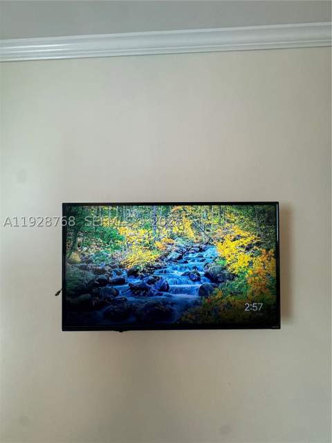 401 Collins Ave 21, Miami Beach FL - photo 6 of 32