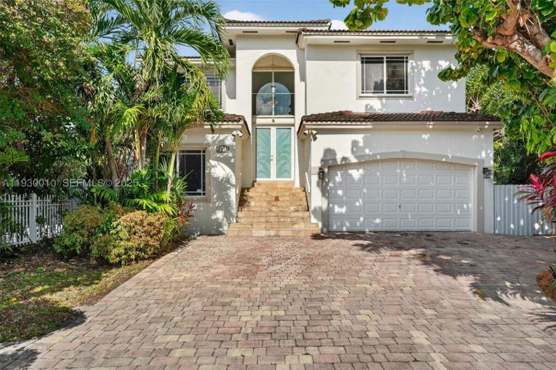 5 bedroom SingleFamilyResidence at 2913 SW 13th St, McAllister Terr, Miami — photo 2
