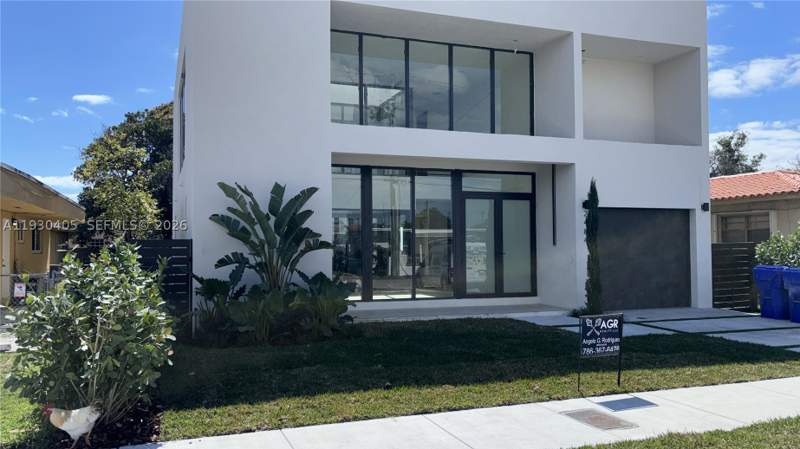 4 bedroom SingleFamilyResidence at 2484 SW 18th St, Silver Belle, Miami — photo 2