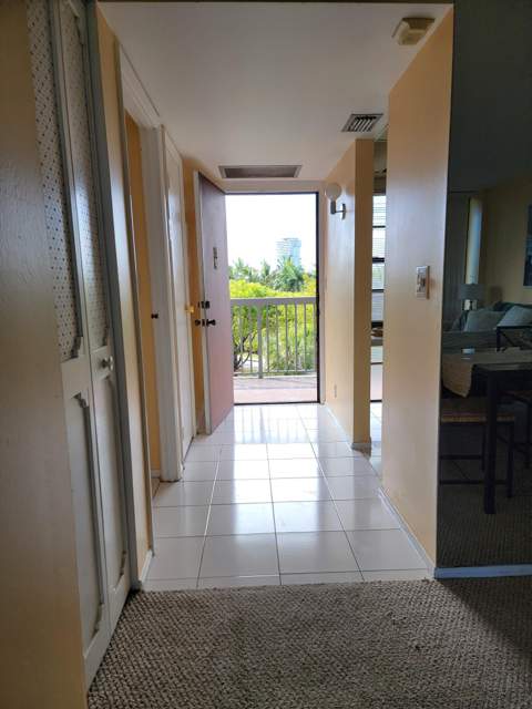 3301 N Country Club Drive 506, Aventura FL - photo 10 of 32